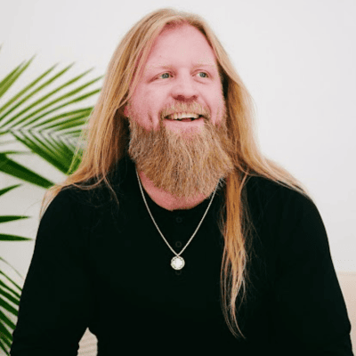 Justin Wren Headshot 400x400